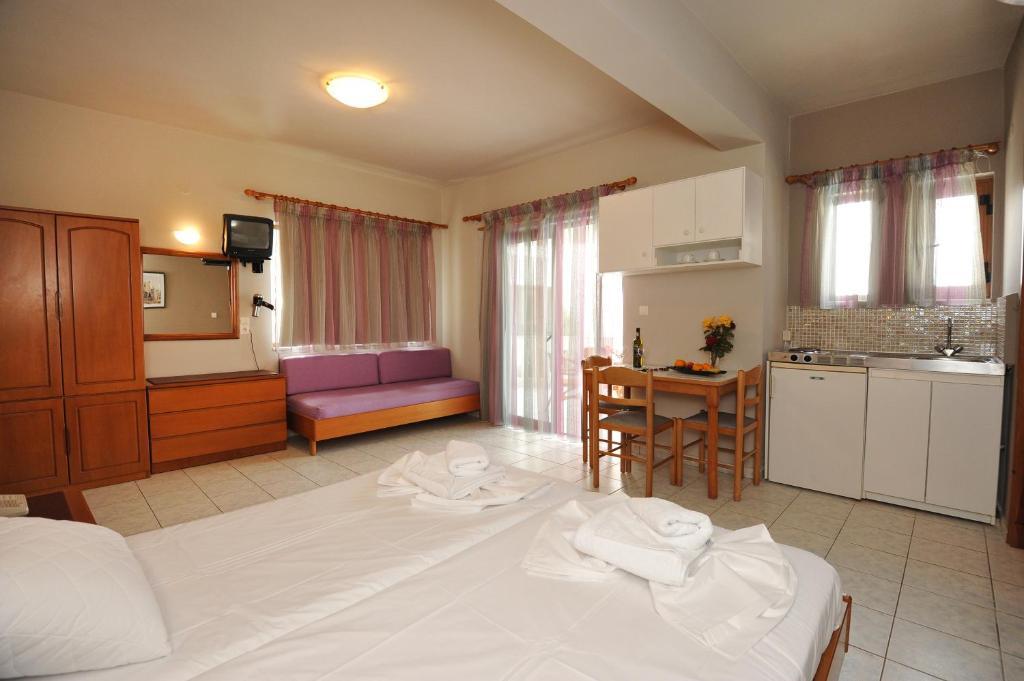 كيساموس Stavroula Hotel Palace الغرفة الصورة